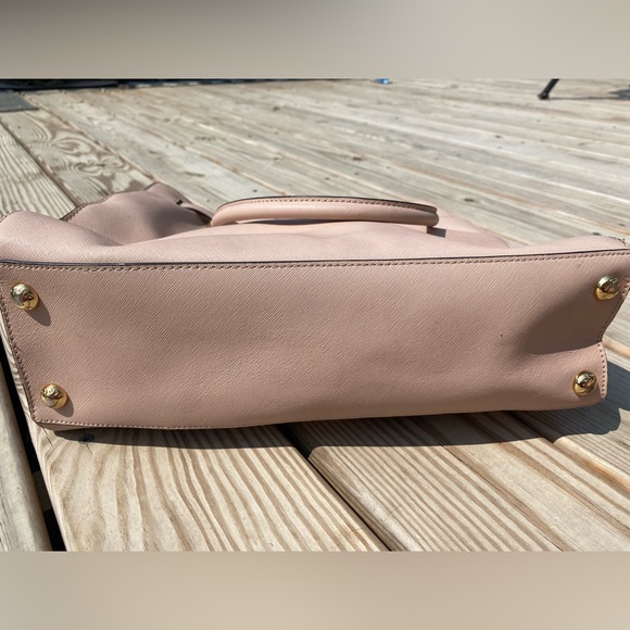 Micheal Kors Large Tote Bag - Picture 7 of 7